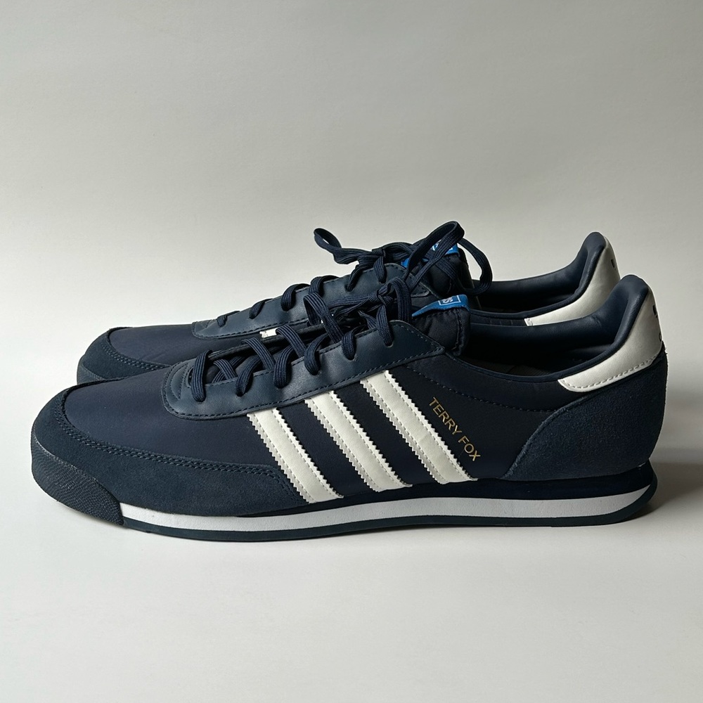 Terry Fox 40th Commemorative running shoes sneakers NWOT